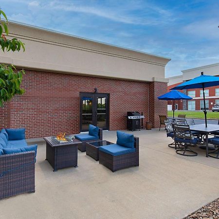 Hampton Inn & Suites Madisonville Exterior foto