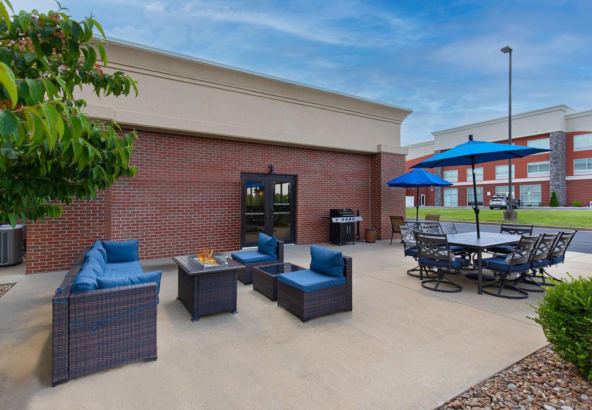 Hampton Inn & Suites Madisonville Exterior foto