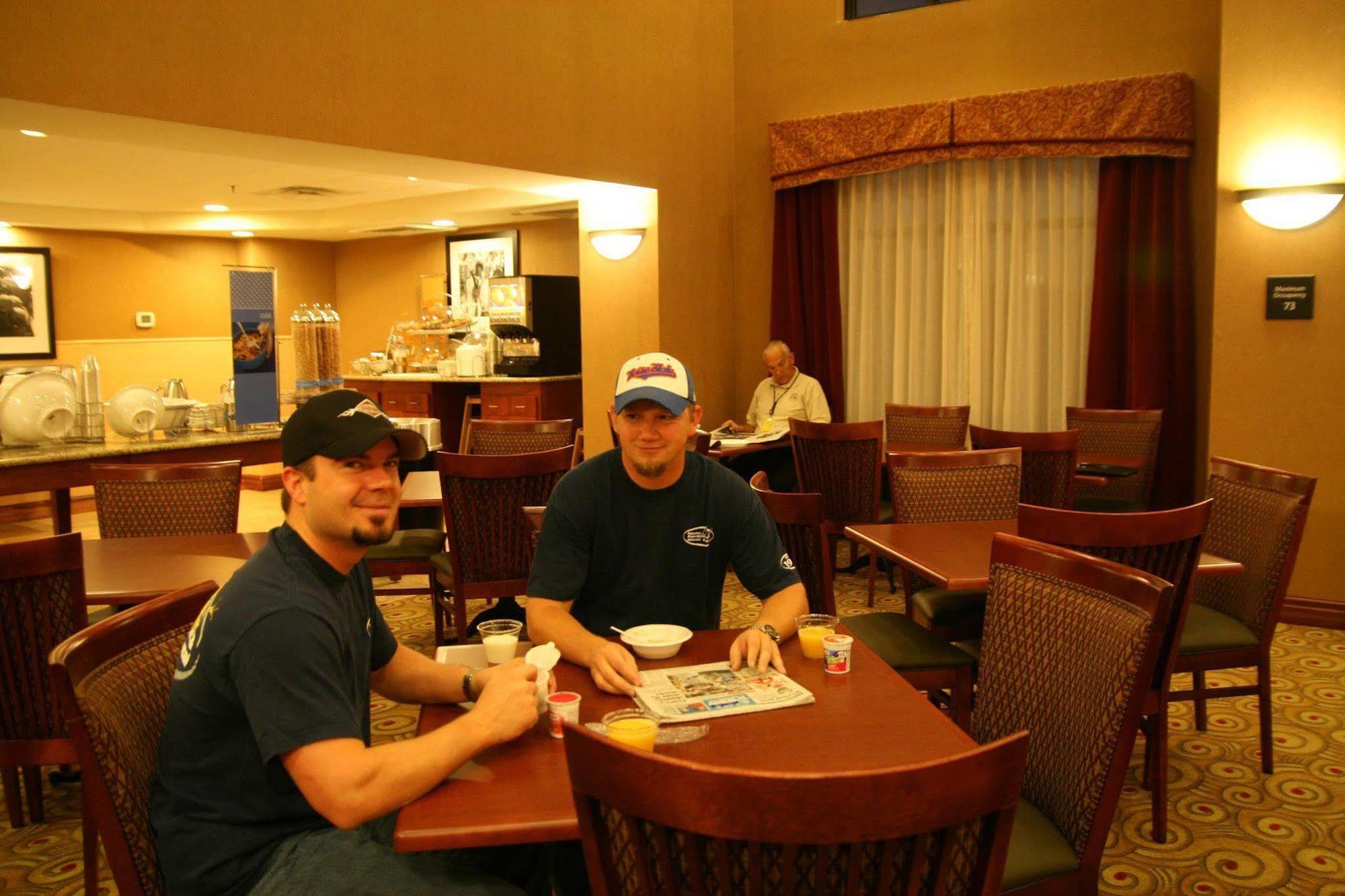 Hampton Inn & Suites Madisonville Restaurant foto